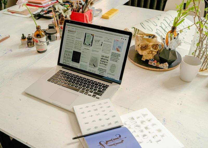 Moderne Anvendelser af Kalligrafi